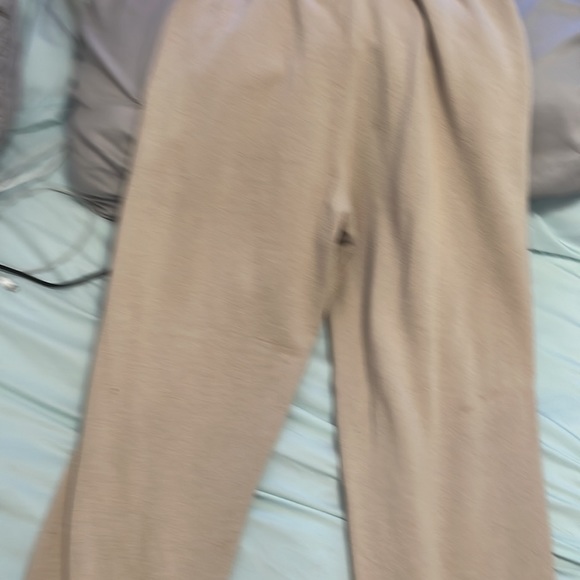 Cream colour pants size small price 25 - Picture 2 of 2